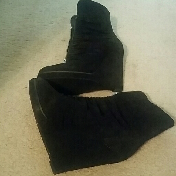 COPY - Enzo Angiolini preowned black wedge boots - Picture 3 of 4